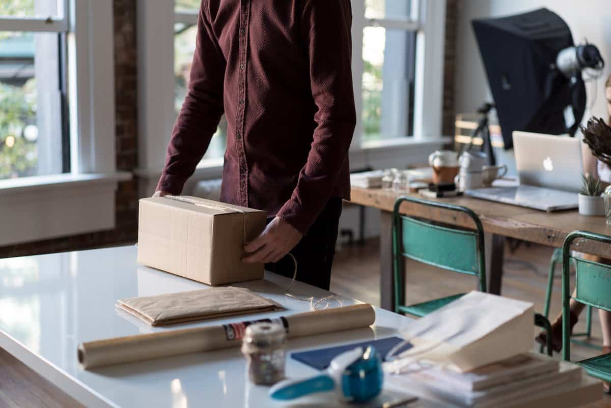 Should Your E-Commerce Brand Choose Standard or Expedited Shipping?