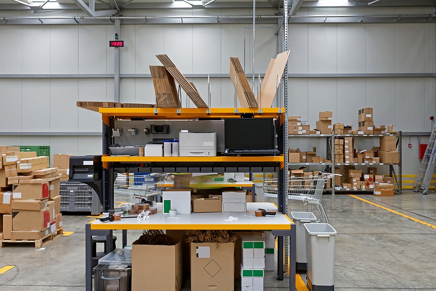 Fulfillment Center vs Warehouse: Choosing the Right Solution
