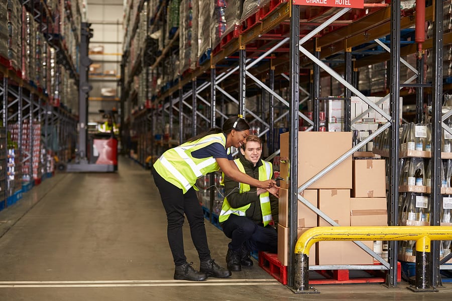 Evaluating the Pros & Cons of JIT Inventory for Warehousing