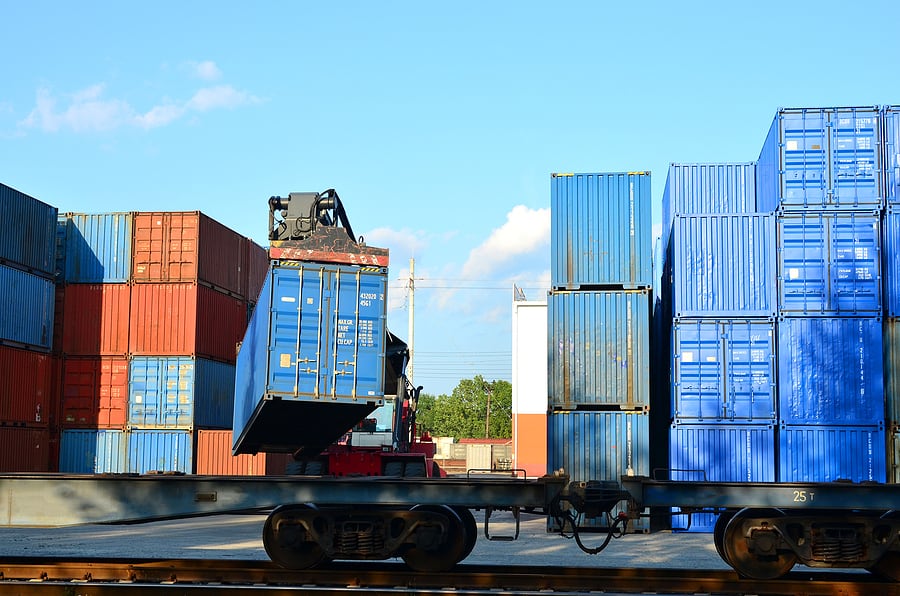 Understanding the Pros & Cons of Types of Freight Carriers