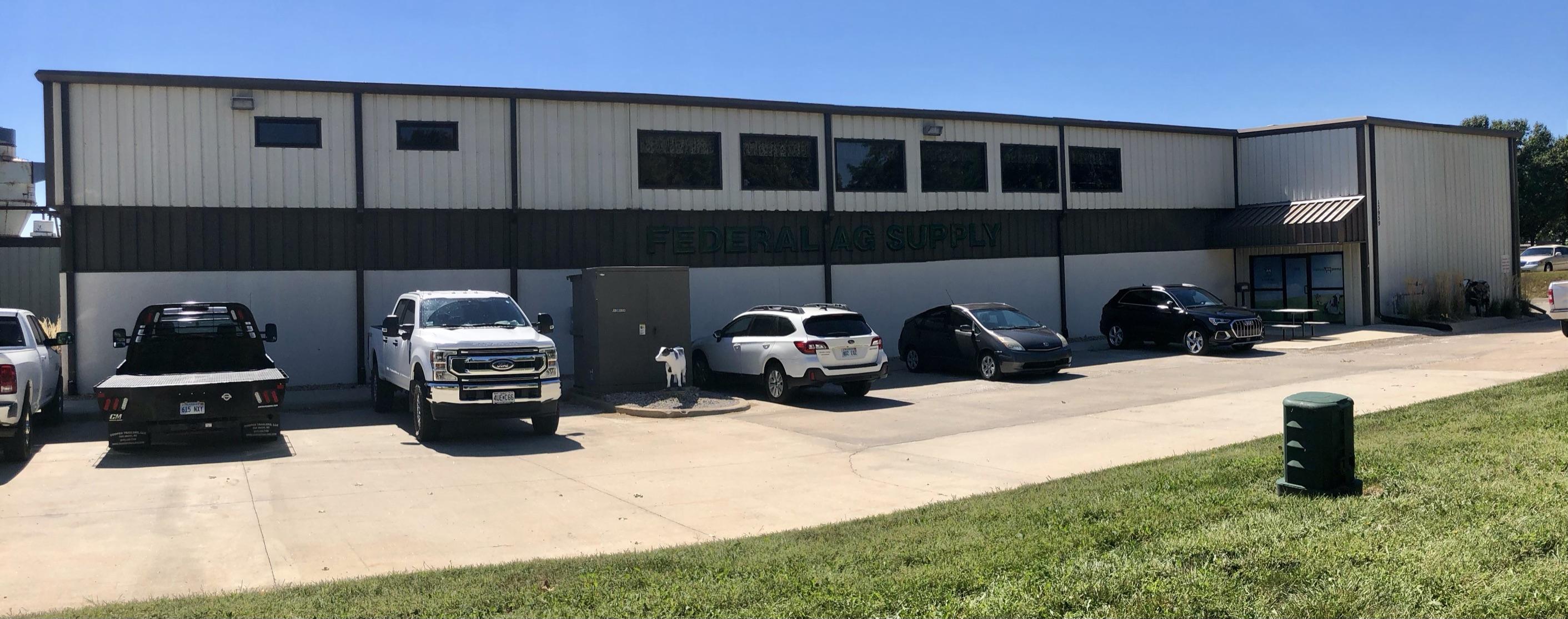 Kansas-Based Family-Owned Logistics Provider with Personalized Service