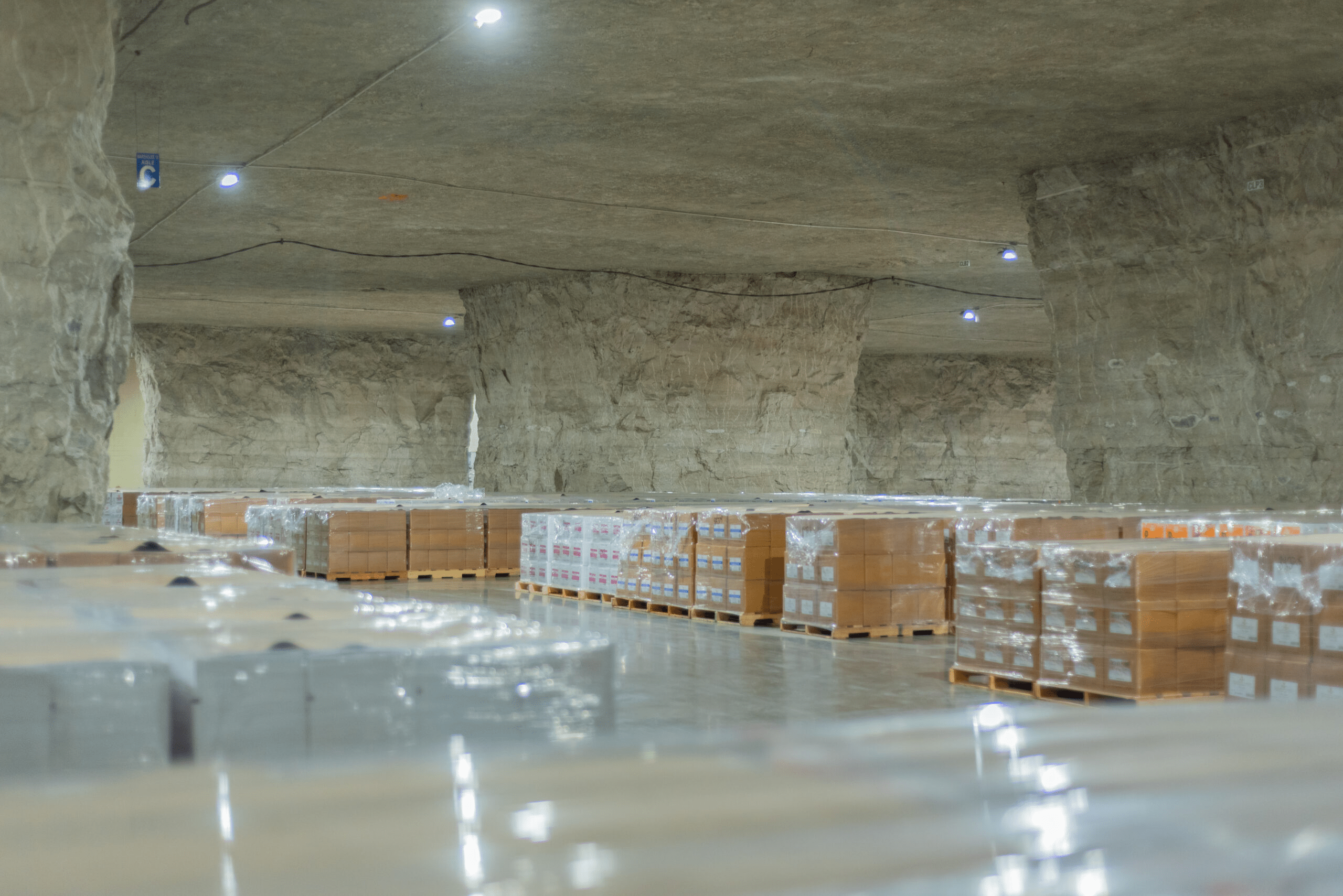 Illinois-Based Facility with Temperature-Controlled Storage